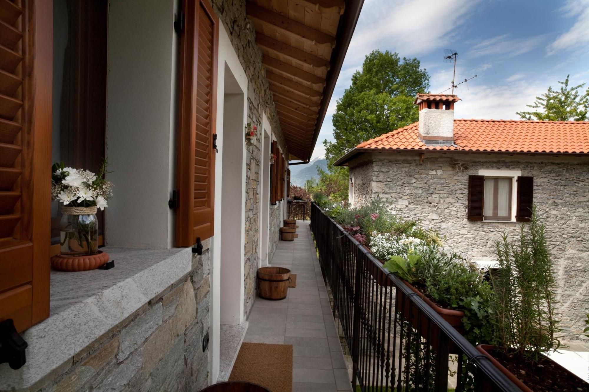 Cascina Borgofrancone Aparthotel Gera Lario Luaran gambar